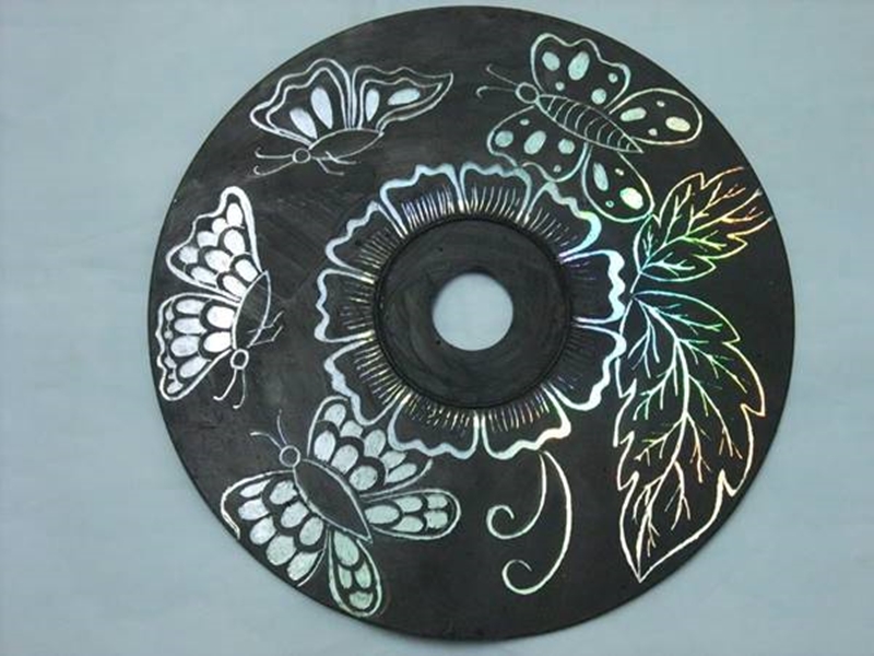 Wall-Art-From-Old-CDs.jpg