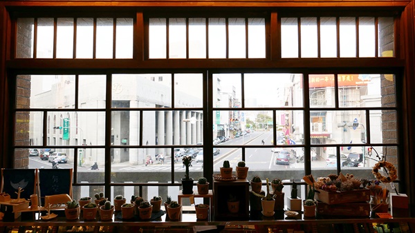木格窗景是林百貨原設計的重要語彙。.jpg